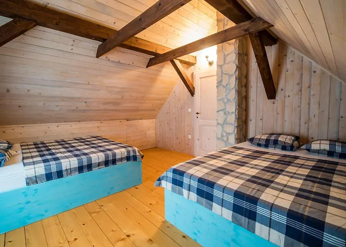 بيت للعطل Serene Rustic Haven Holiday Home With Sauna - Two Bedroom Holiday Home With Sauna