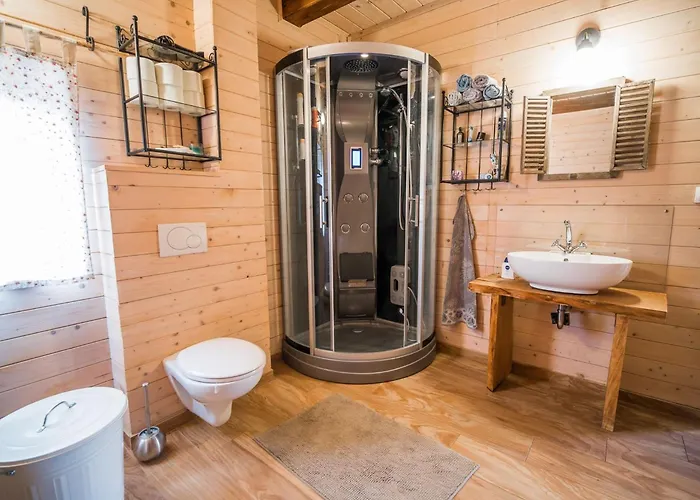 Serene Rustic Haven Holiday Home With Sauna - Two Bedroom Holiday Home With Sauna *